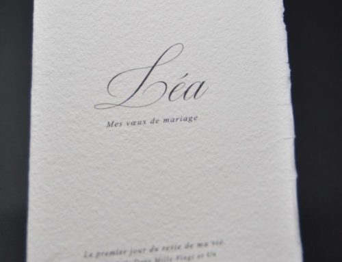 Discours de voeux mariage imprimé sur papier fait main avec bords frangés avec 1 pli