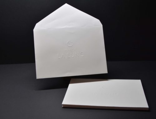 Enveloppes cadeau C5 patte pointue sur mesure avec gaufrage pour branding éthique – Olin regular 120gr/m2