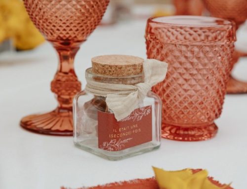 Etiquettes sur mesure burgundy pour cadeau de mariage bougie – impression numérique et dorure à chaud or mat – Tintoretto 140gr/m2