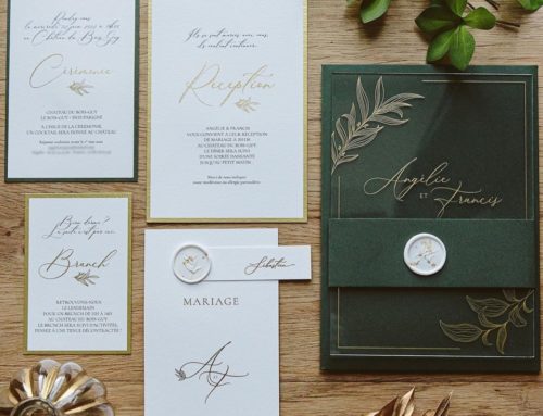 Faire-part de mariage luxe et cachet de cire – Dorure à chaud sur plexiglas et papier texturé – Enveloppe C5 sur mesure avec marquage or mat – Keaykolour Sequoia – Creaton Pack et dorure numérique