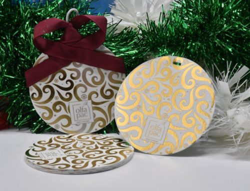 Cartes parfumées boule de noël avec découpe à la forme et double marquage à chaud OR brillant et OR Mat – Pur coton Cocaïne 350g