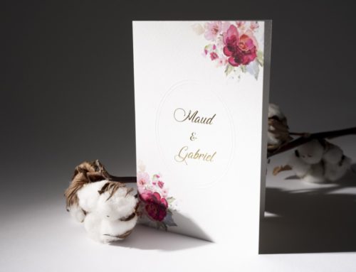 Faire-part de mariage avec embossage dessin fleurs aquarelles – Dorure à chaud sur prénoms  – Tintoretto gesso 300g