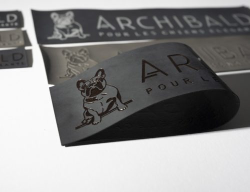 Etiquettes produit accessoires pour chien – Marquage à chaud en débossage sur cuir recyclé wintan – Argent mat et Marron