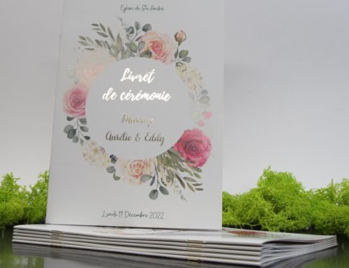 Livret de cérémonie mariage thème floral A5 – dorure numérique or brillant – agrafes dorées – couché mat